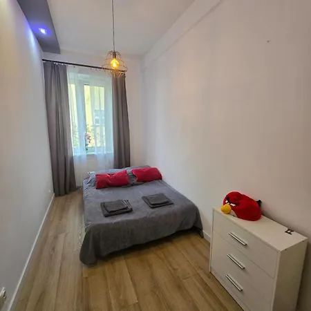 Prusa 37 Center 100 M2 3 Bedrooms Parking Apartment